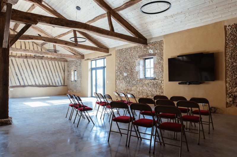 2025 – LABA – Domaine de Pillon – Salle du chai (intérieur) – ©Sarah Arnould-Domaine de Pillon (1)