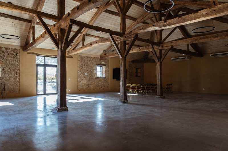 2025 – LABA – Domaine de Pillon – Salle du chai (intérieur) – ©Sarah Arnould-Domaine de Pillon (5)