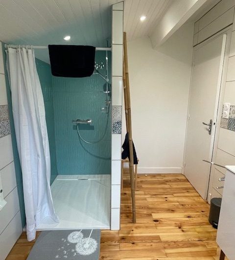 2025 – STJUS – Gîte du Mouta – Salle de bain – ©DUPEYRON Marie-Anne