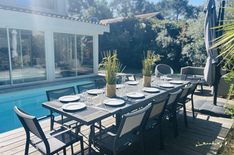 5. table extérieure piscine