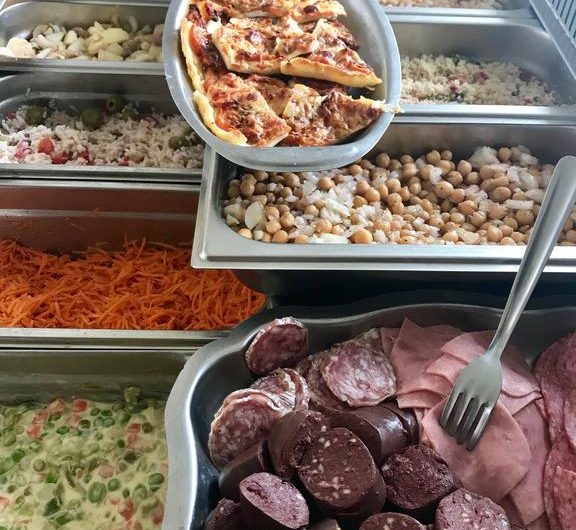 666632-buffet-le-relais-de-la-lande-2