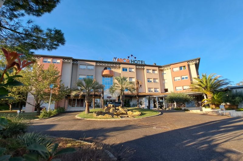 817379-abor-hotel-devanture-2024