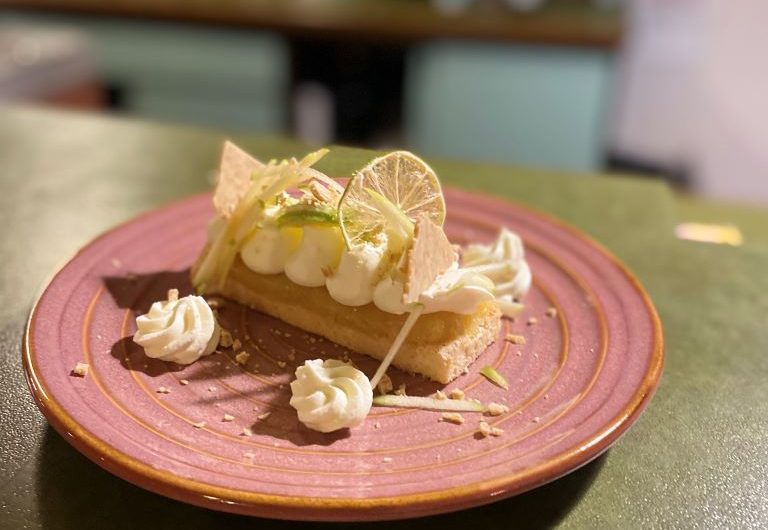 AU CHEVAL BLANC TOSSE (3)