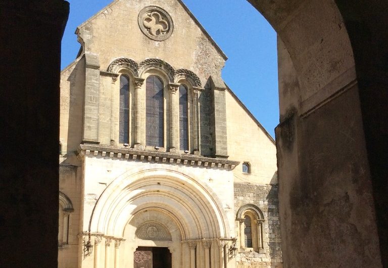 Abbatiale-facade-W-pour-Tis-2