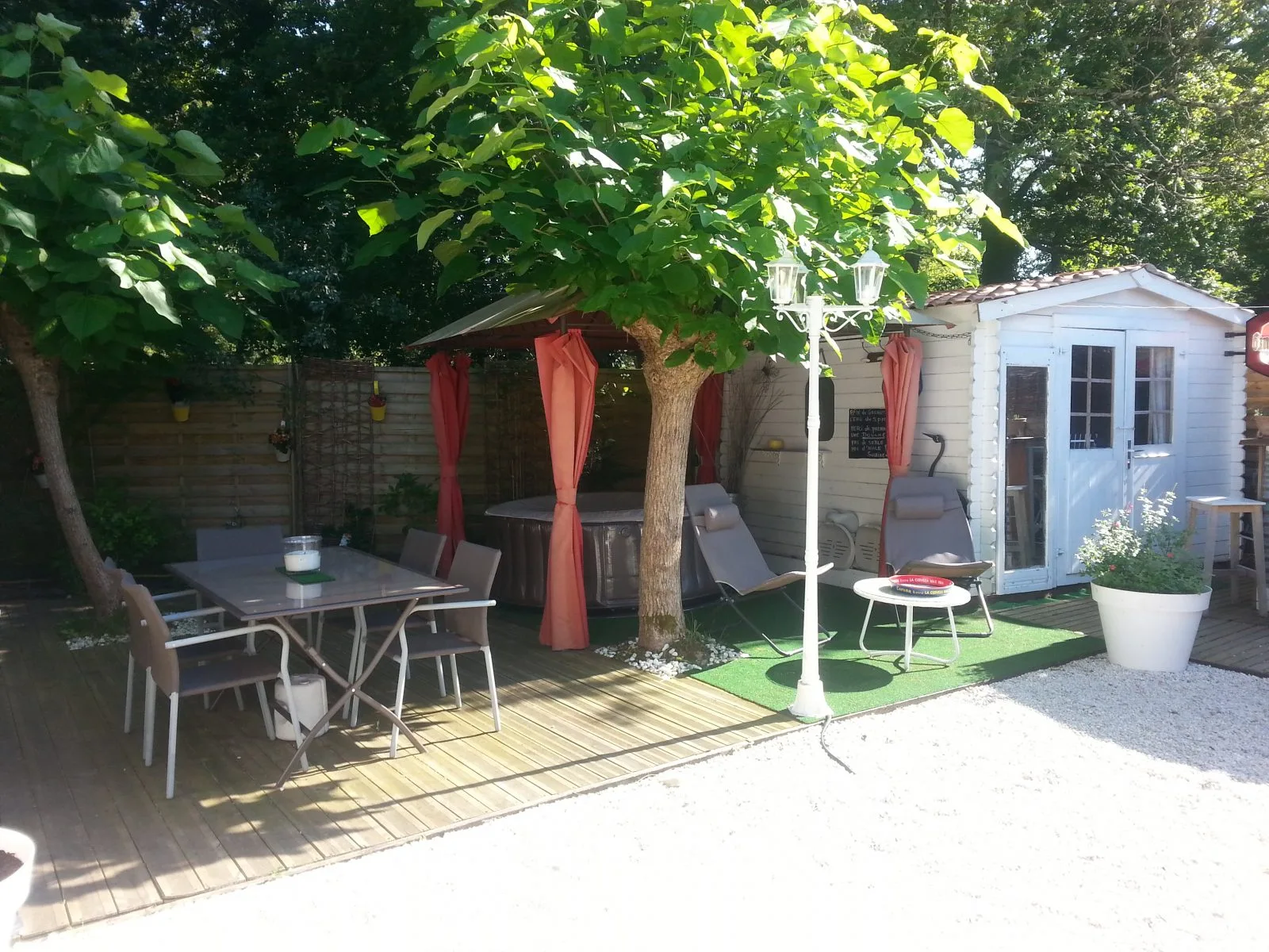 Abri-de-jardin—spa