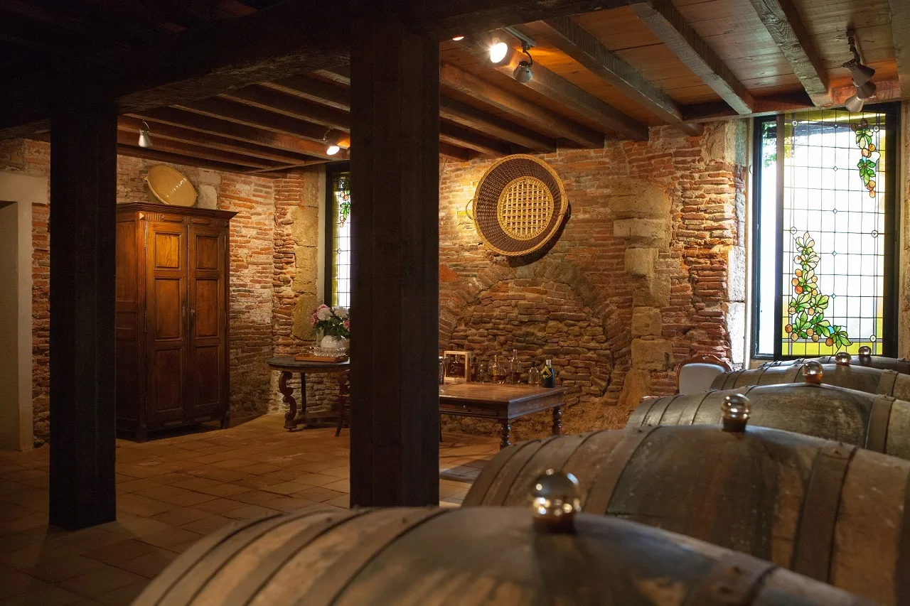 Arthez-d-Armagnac—Domaine-d-Ognoas—Chai–10-