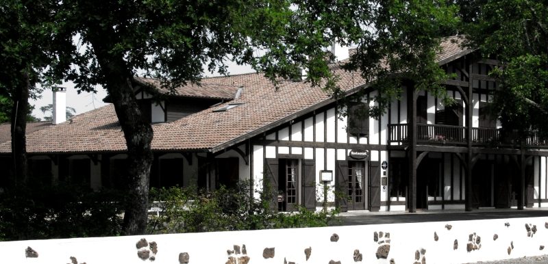 Auberge des pins façade web