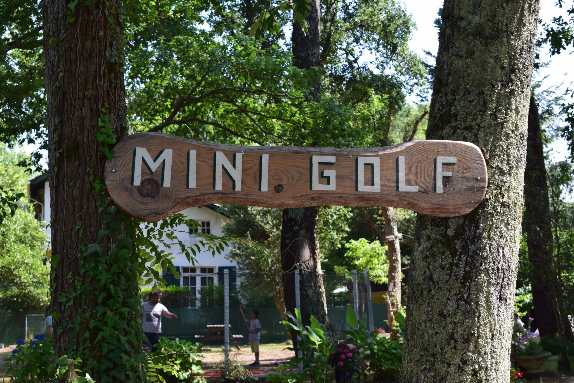 CLNT – LEON – Mini golf (1)