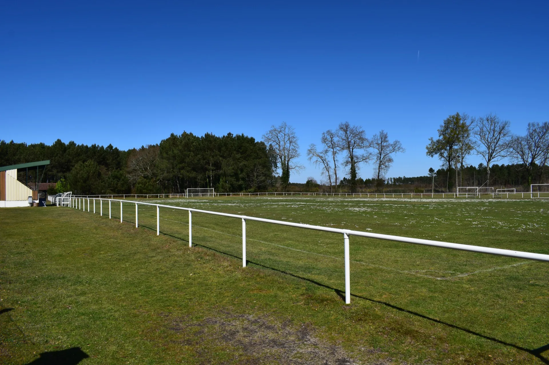 CLNT—TALLER—Terrain-de-foot–2–web-3