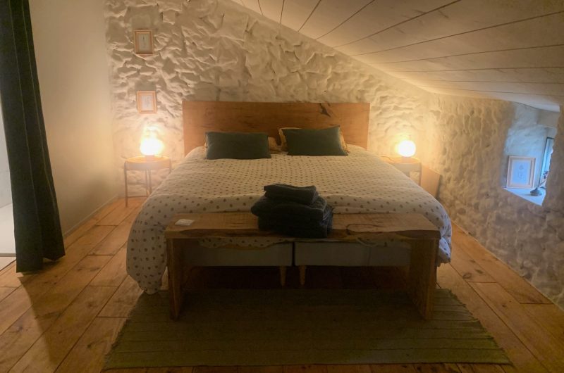 Chambre étage Maison Mirabelle 2025 ©OTC