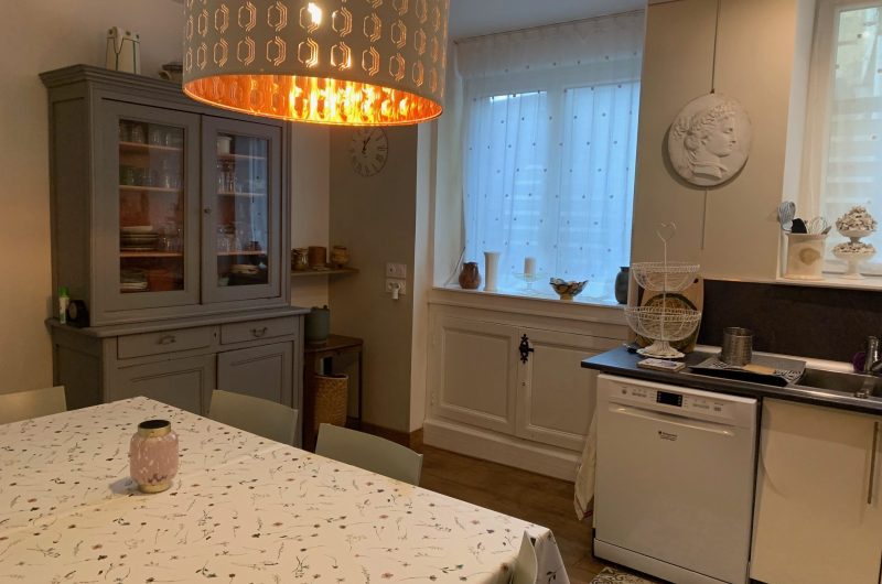 Cuisine vaisselier La Maison des Peintres 2025 ©OTC