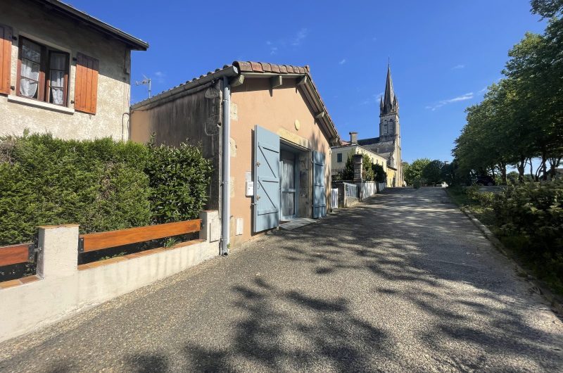 Entrée Le Petit Charron ©Cassant