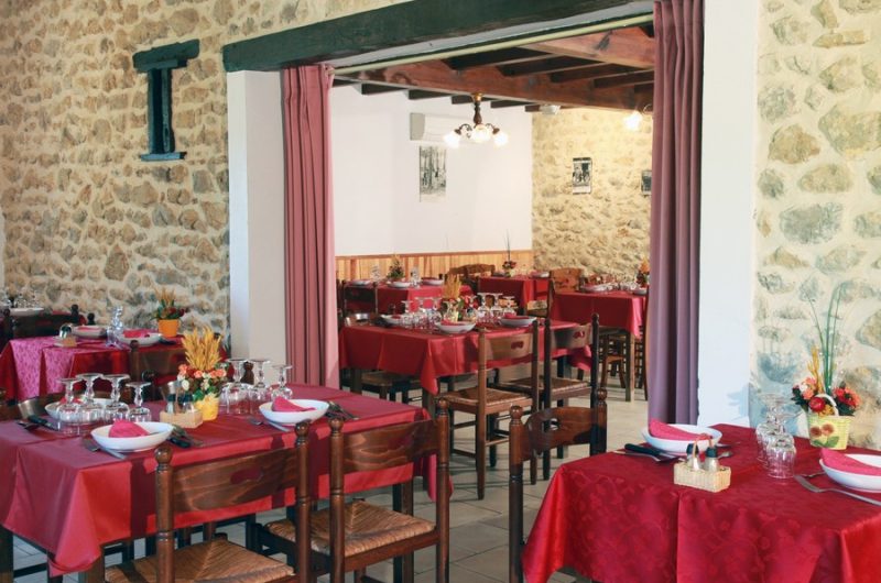 Ferme auberge Vieux Chêne  CASTELNAU