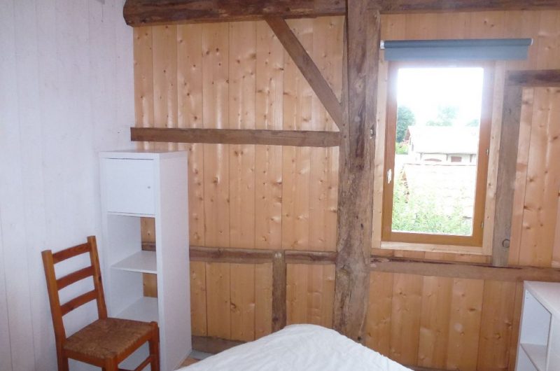 Moreau-Sanguinet-meublé-grange chambre2