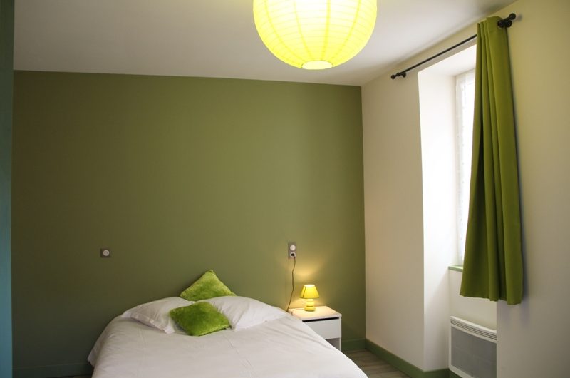 Odé – lit chambre Tourisme et Handicap RDC