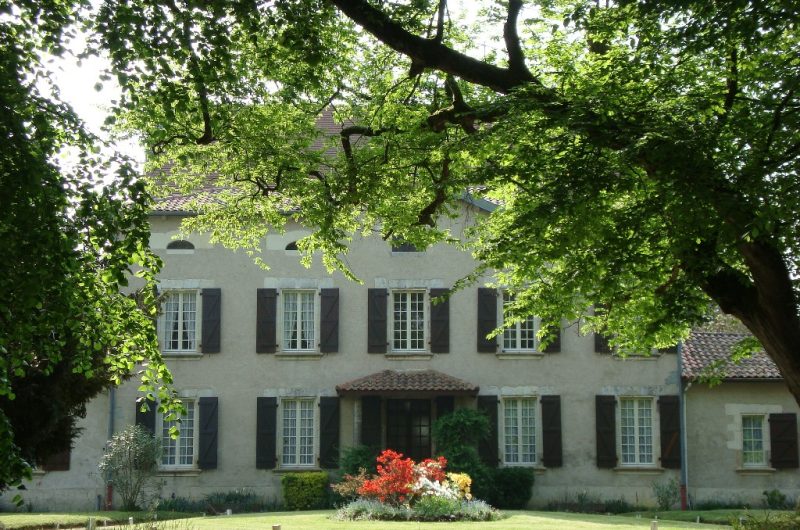 Pussacq – entrée du château