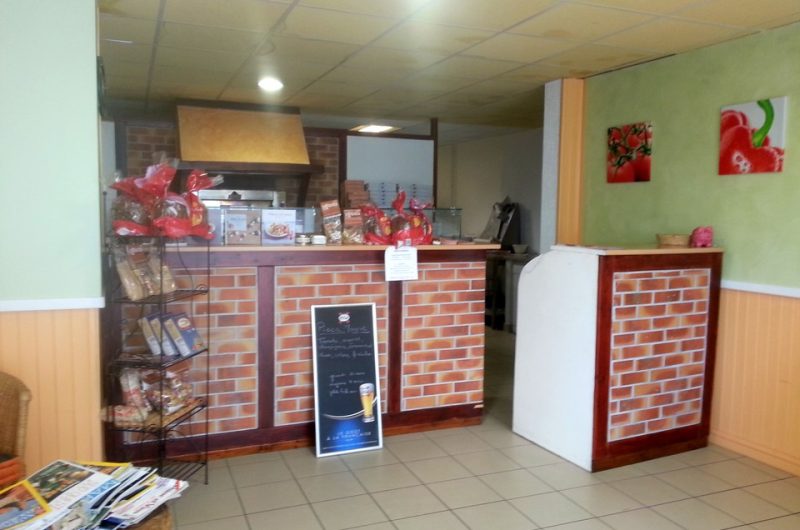 Restaurant–Villeneuve-de-Marsan—Pizzeria—La-tour-de-pizza—Interieur-salle–2-