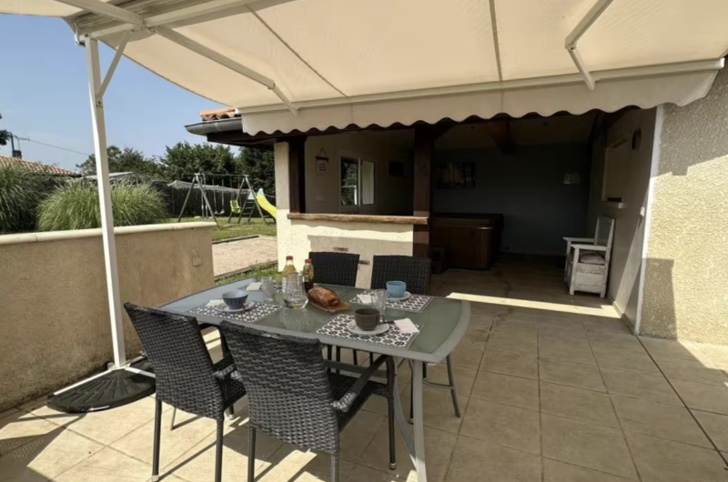 Terrasse. L’étape – St Germain – St geours Auribat