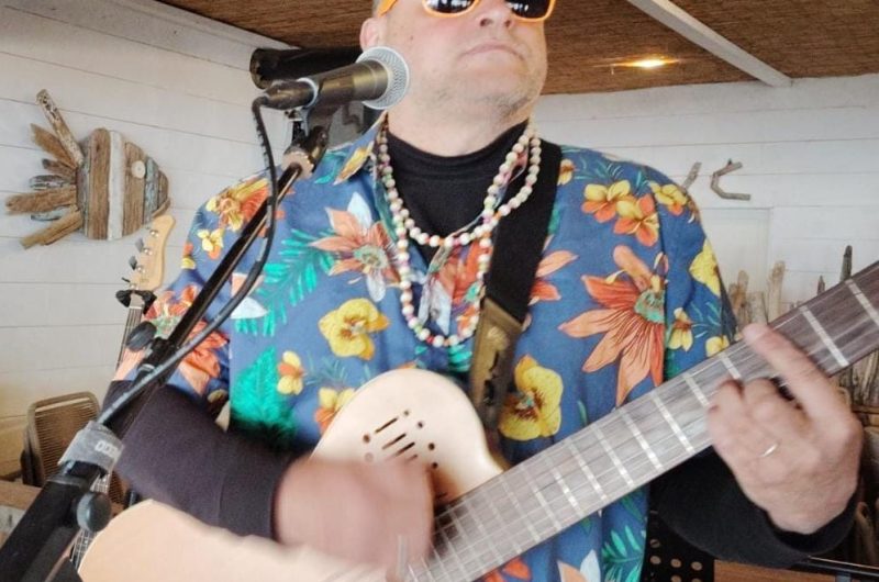 Tommy VIDAL guitare et chant