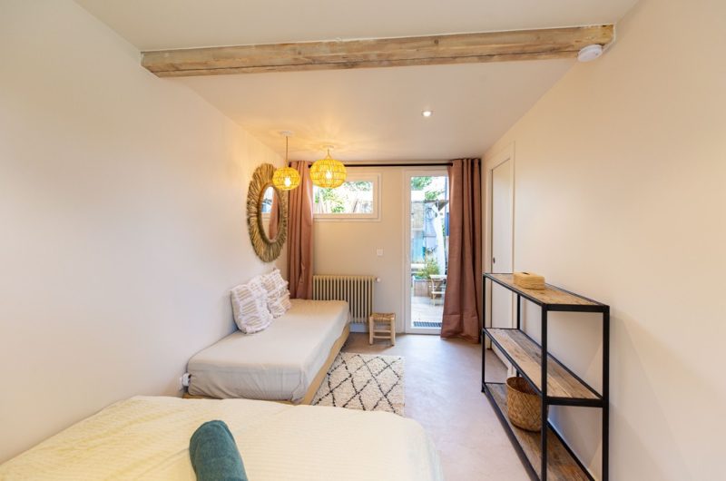 Waikiki-lounge-boardnbreakfast-landes2