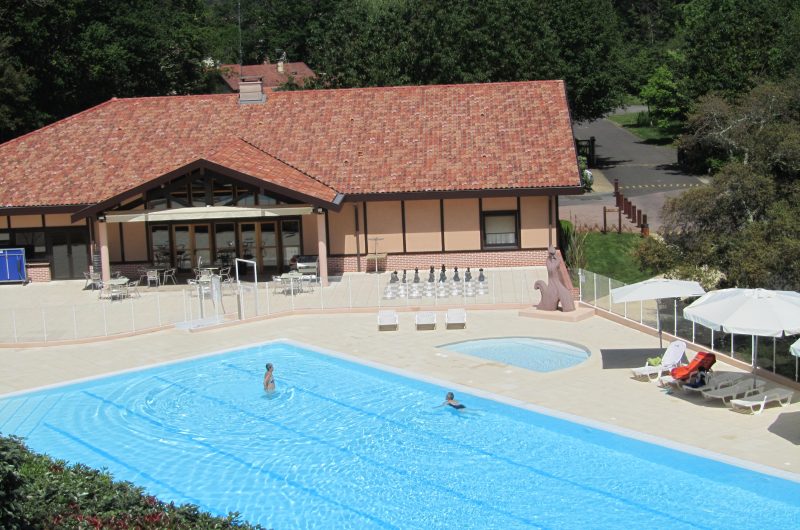 piscine residence messanges