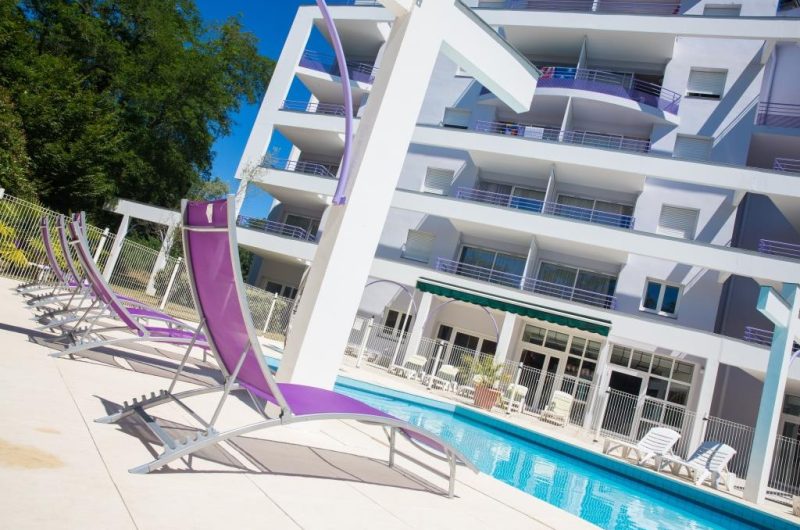 residence-cerise-les-jardins-du-lac-saint-paul-les-dax-piscine–3-web