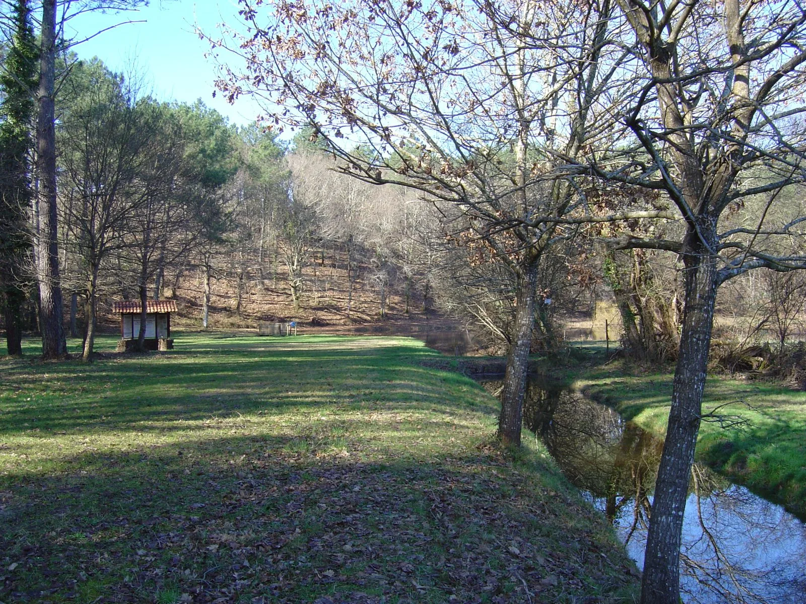 A Bias, sentier pédestre “L’Etang du Bourg Vieux”